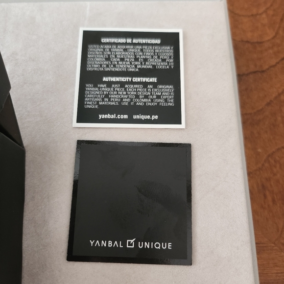 Yanbal Unique earrings & necklace set NEW - Picture 2 of 5